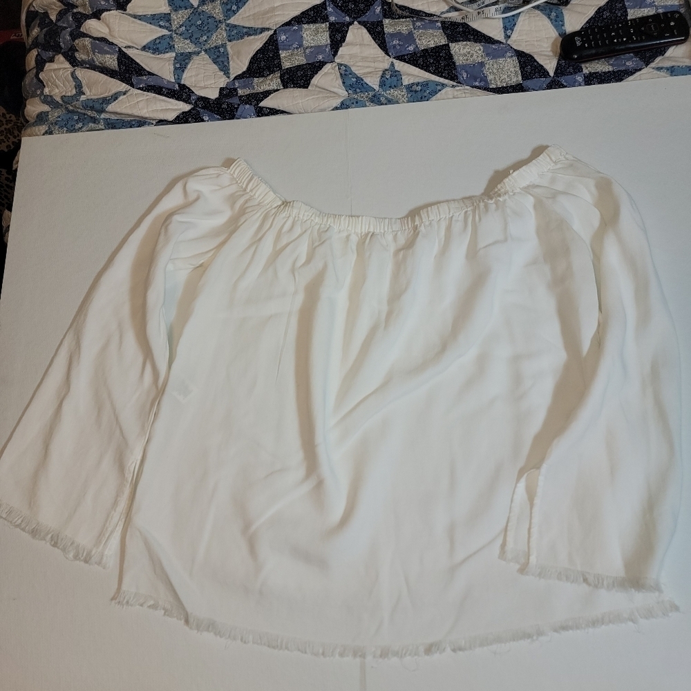 Chelsea & Violet size large 100% Tencel Lyocell off the shoulders blouse - Picture 10 of 13